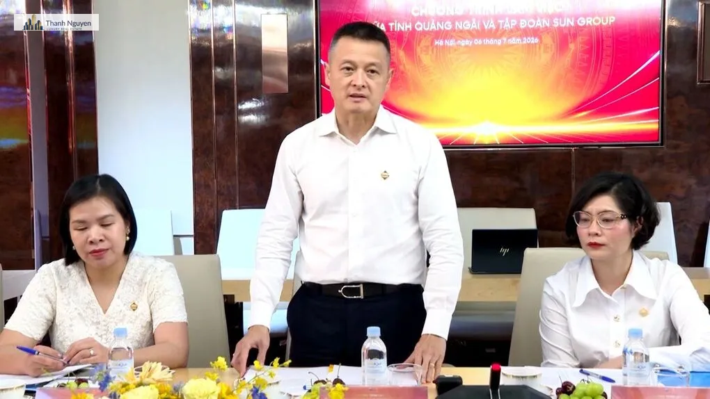 Sun Group Khởi Công 2 Khu Đô Thị 16.400 Tỷ Tại Quảng Ngãi 2 Lãnh đạo Tập đoàn Sun Group thông tin về tiến độ các dự án tại buổi làm việc. Ảnh: UBND Quảng Ngãi