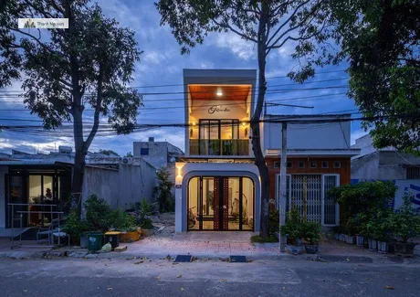 Nhà phố 2 tầng Lâm Đồng: Thiết kế "vừa đủ" cho gia đình 4 người hiện đại 2 Nhà phố cho gia đình 4 người thiết kế theo tinh thần 'vừa đủ'