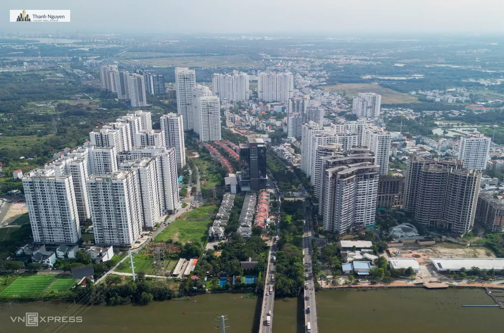 Giá căn hộ thứ cấp TP HCM giảm: Người mua chờ, thanh khoản kẹt 2 Bất động sản khu Nam TP HCM, tháng 12/2024. Ảnh: Quỳnh Trần