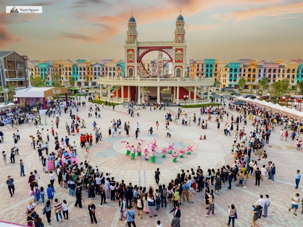 Đặc Quyền Cư Dân Vinhomes Ocean Park 2-3: Ưu Đãi Toàn Diện Đến 2031 3 Vinhomes sẽ phối hợp cùng Vincom Retail triển khai các chương trình phát triển điểm đến. Ảnh: Vinhomes