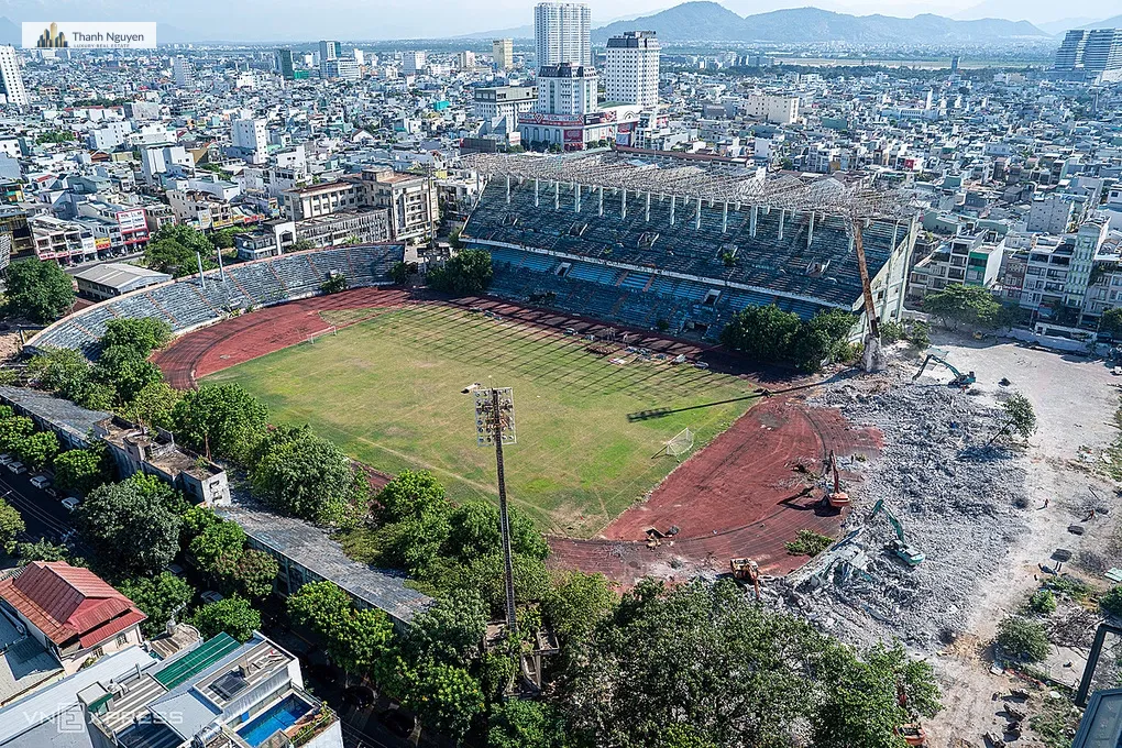 Đà Nẵng: Đất Vàng Sân Vận Động Chi Lăng Giảm Giá Hơn 400 Tỷ Đồng 2 Tháo dỡ sân vận động Chi Lăng, tháng 5/2026. Ảnh: Nguyễn Đông