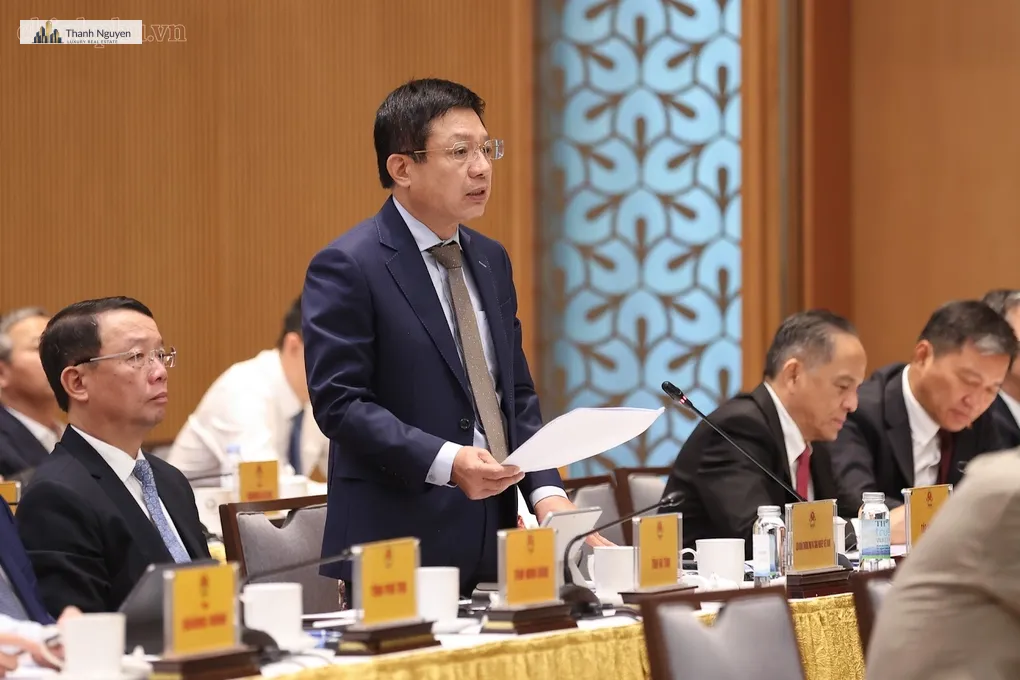 VCCI: Doanh nghiệp vật lộn rủi ro pháp lý, thể chế bất định 2 Chủ tịch Liên đoàn Thương mại và Công nghiệp Việt Nam (VCCI) Hồ Sỹ Hùng phát biểu tại hội nghị, ngày 18/7. Ảnh: VGP