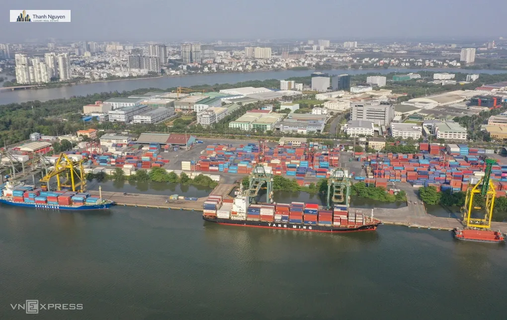 Hình ảnh Cảng Tân Thuận thuộc khu Nam TP HCM. Ảnh: Quỳnh Trần