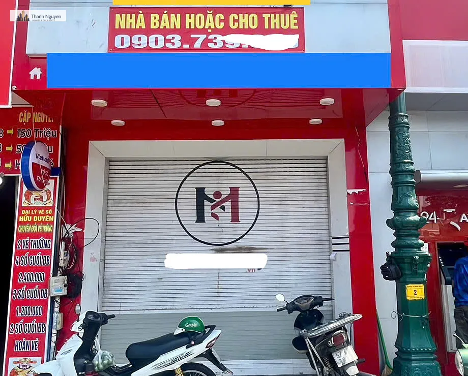 Một căn nhà mặt tiền trên đường Nguyễn Thị Minh Khai, phường Bến Thành đang rao bán. Ảnh: Phương Uyên