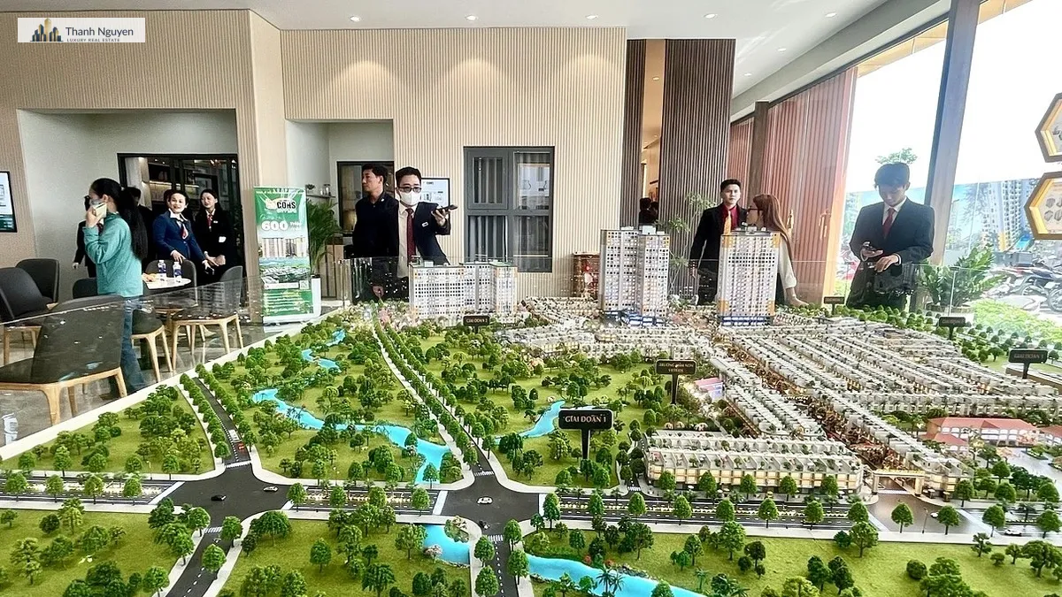 BĐS nửa đầu năm: Giao dịch giảm sâu, chi phí vay đẩy lùi người mua