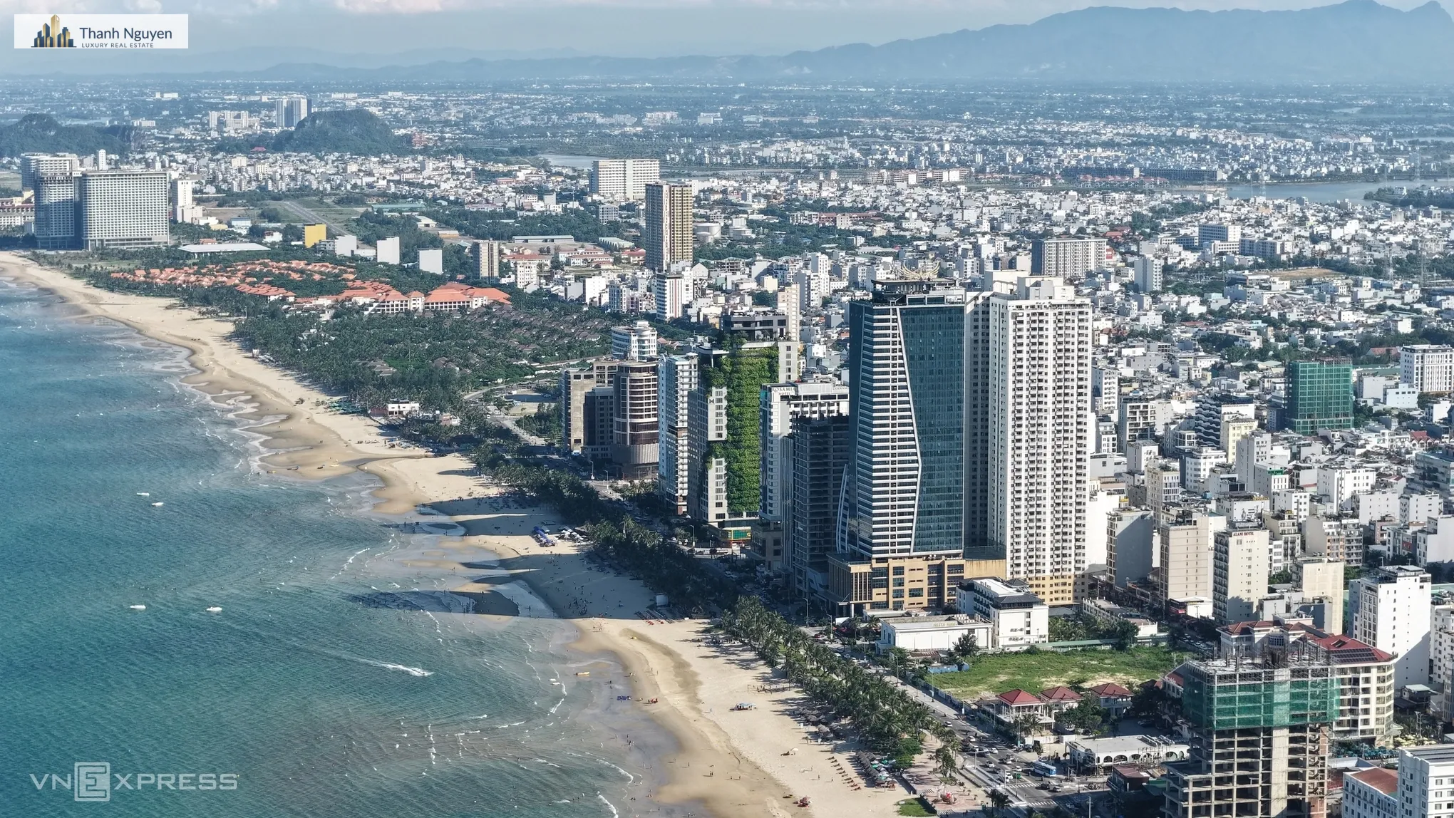 Bất động sản phát triển ven biển tại Đà Nẵng. Ảnh: Nguyễn Đông