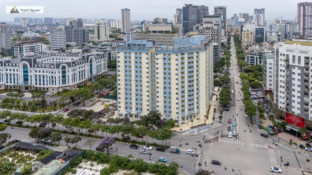 Chính phủ yêu cầu tăng mạnh nhà ở xã hội cho thuê, giảm nhà bán 2 Nhà ở xã hội, tái định cư trên phố Duy Tân. Ảnh: Giang Huy